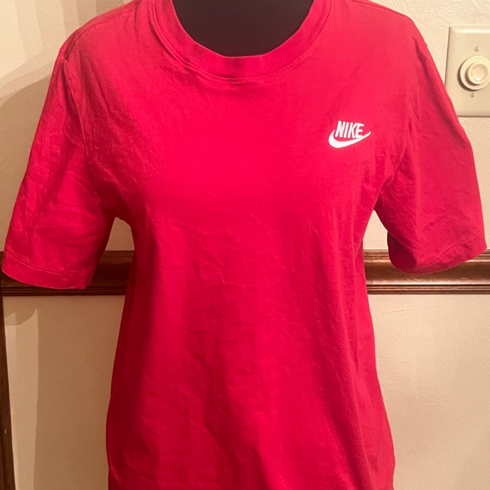 Nike Women's Bright Red Short Sleeve Tee